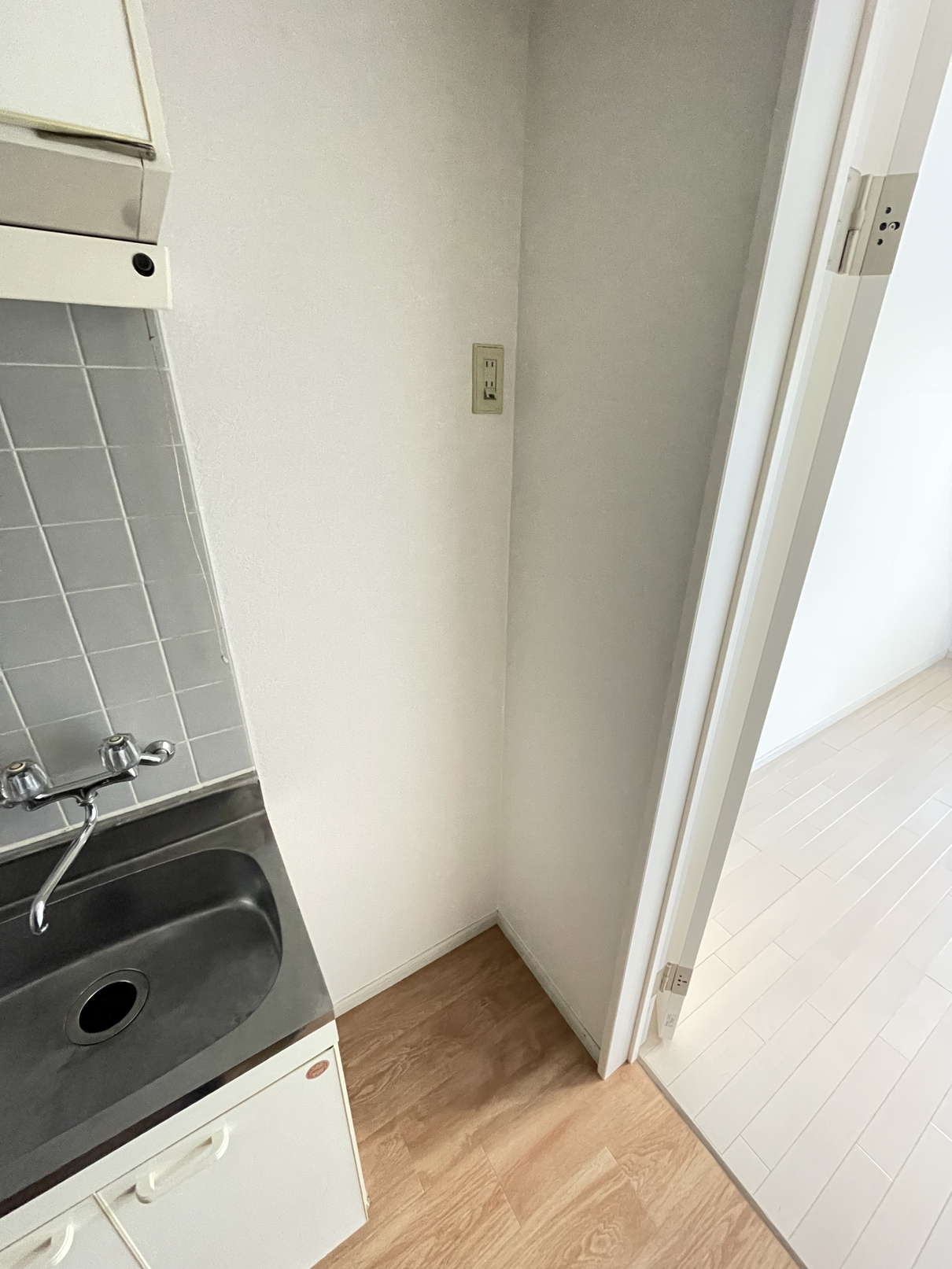 洗面設備　※同物件別号室の参考写真です。