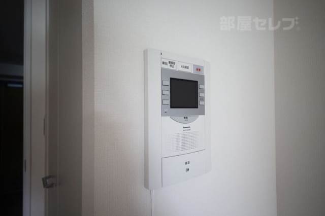 セキュリティ　反転の間取りの写真を使用しています