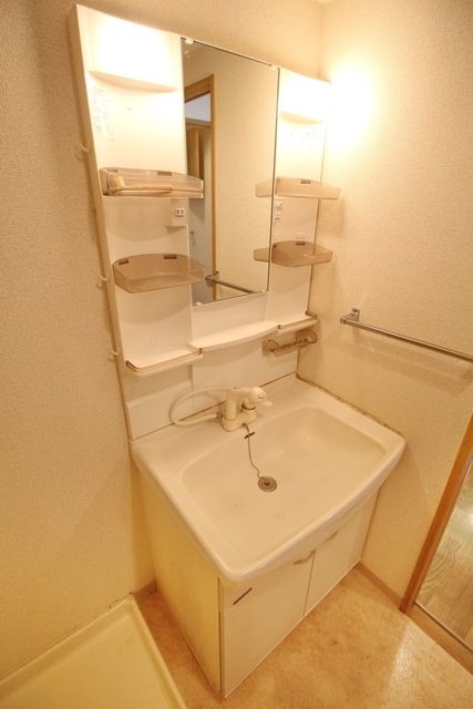 洗面設備　※別部屋参考写真です