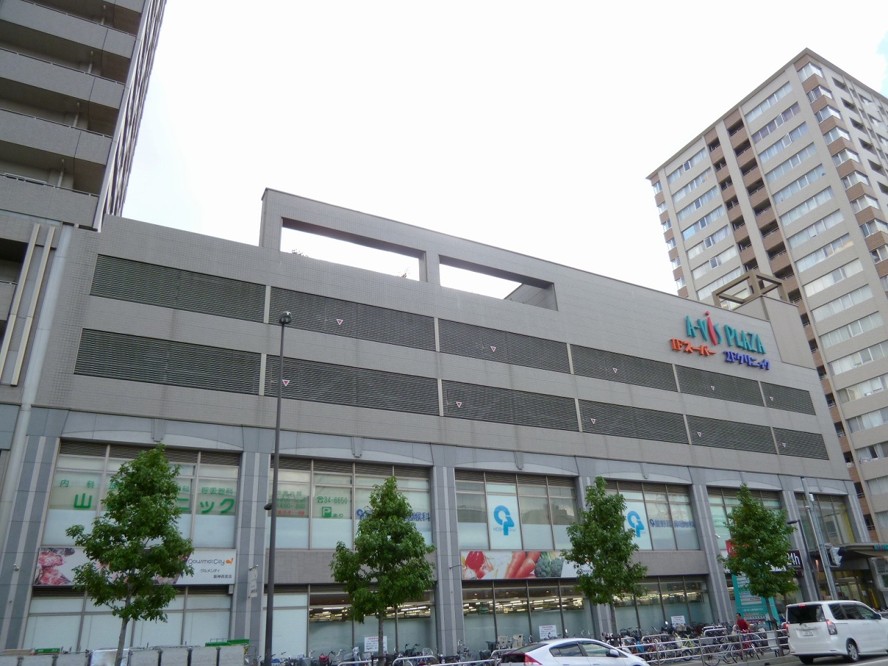 スーパー　グルメシティ阪神西宮店（スーパー）まで445m