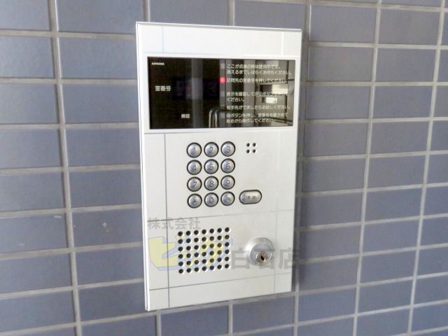 エントランス　人気のオートロック付きマンションです♪