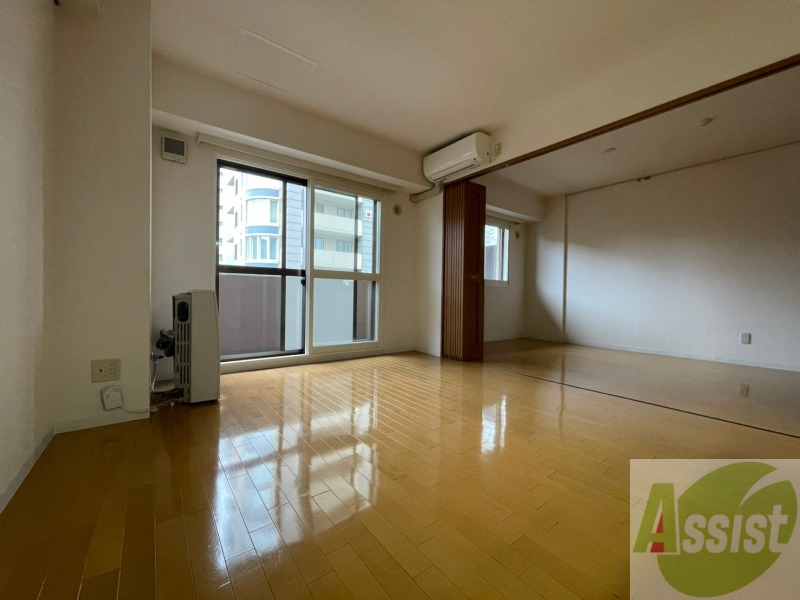 居室・リビング　日当たりがよく開放感のあるリビングです！