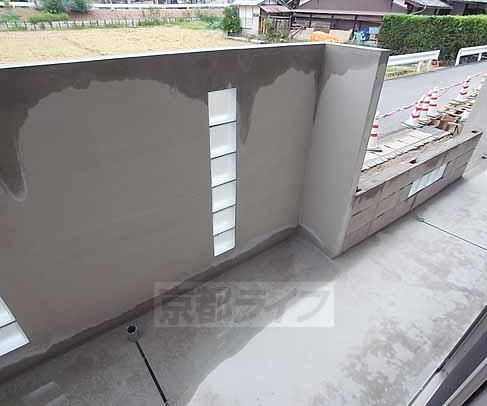 バルコニー　日当たりの良いバルコニー。