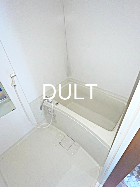 バス・シャワールーム　バスルームです。