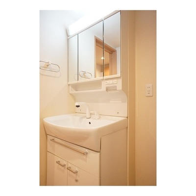 洗面設備　シャワードレッサー付きです！