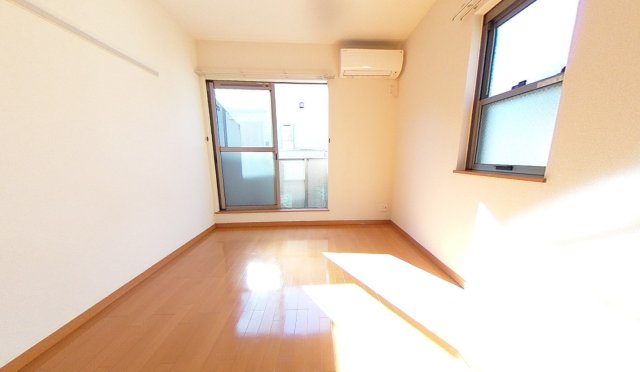 居室・リビング　使いやすい形の為、レイアウトを楽しめます♪