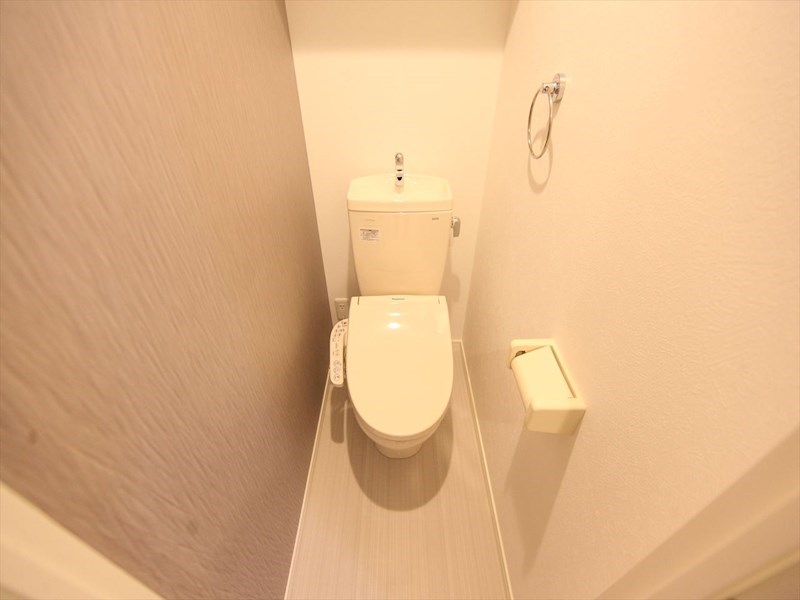 トイレ　温水洗浄暖房便座付トイレ