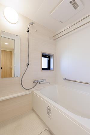 バス・シャワールーム　風呂