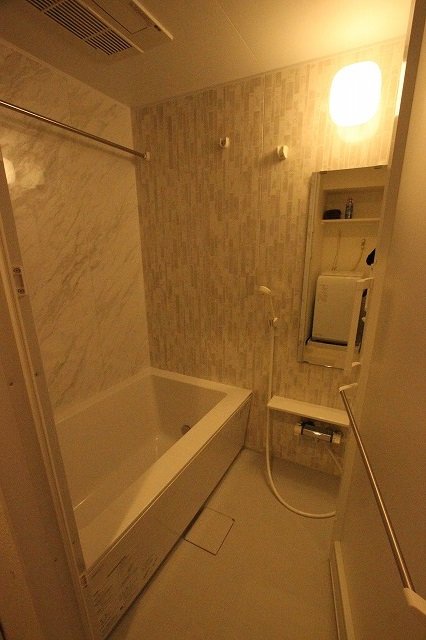 バス・シャワールーム　同物件別号室のものです。