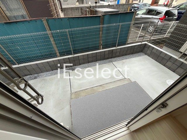 バルコニー　洗濯物も干せますね。