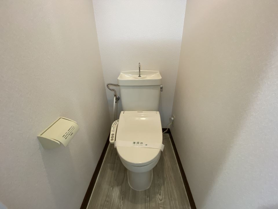 トイレ　温水洗浄便座