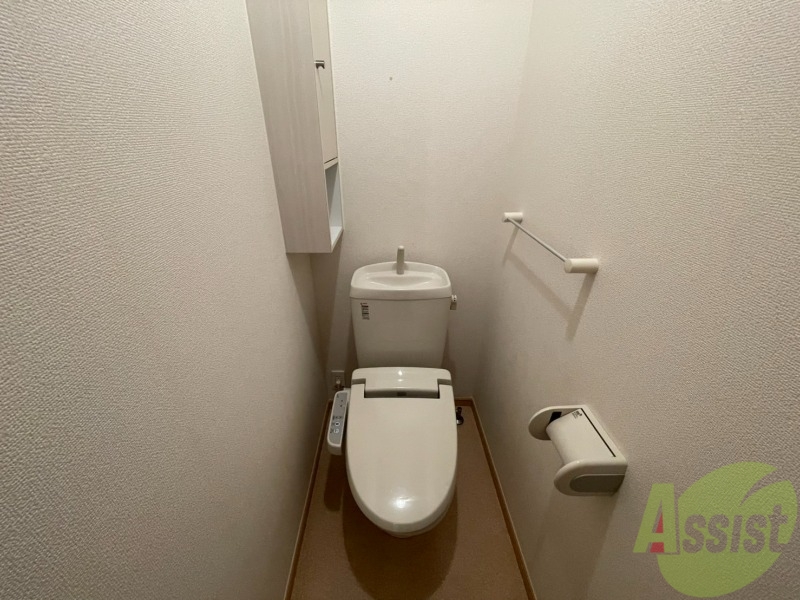 トイレ　トイレはバストイレ別になりますので、清潔に使えていいですね