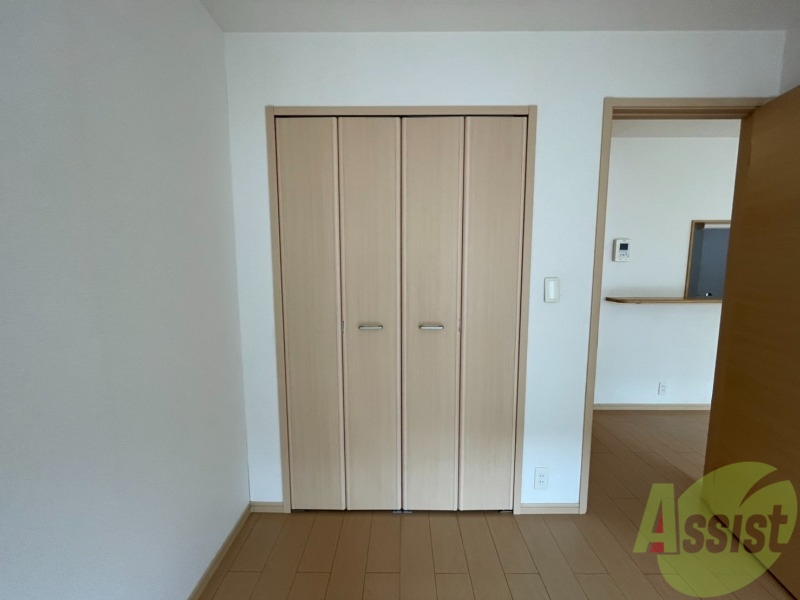 収納　収納はこちらのクローゼットをお使いください。