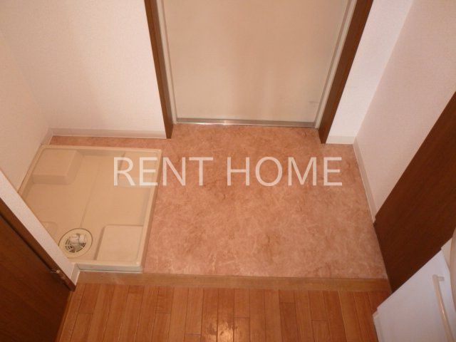 玄関　玄関です。室内洗濯機置場があります。