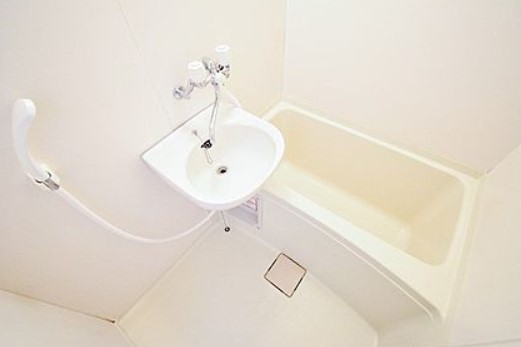 バス・シャワールーム　ゆったり過ごせるお風呂です