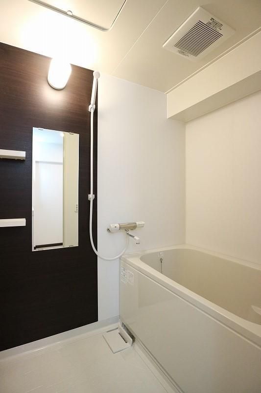 バス・シャワールーム　お風呂で日々の疲れを落としましょう