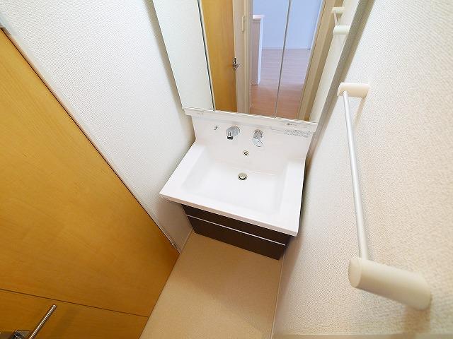 洗面設備　大きなシンク部が嬉しい洗髪洗面化粧台