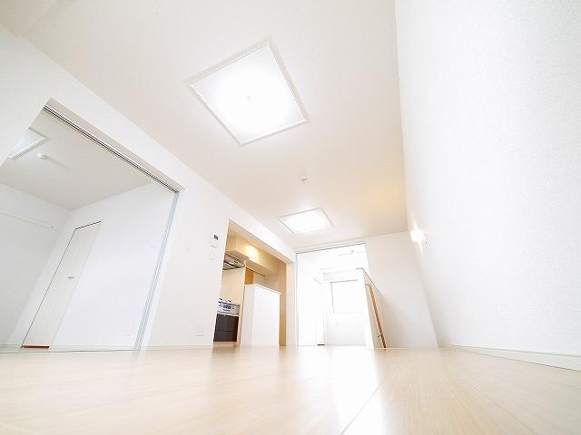 居室・リビング　明るく、使いやすいリビングです