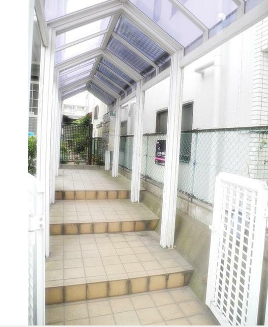 エントランス　ゆとりのあるエントランスです