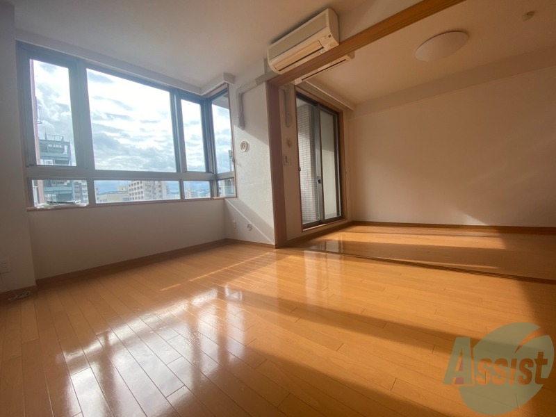 居室・リビング　リビングは広く風通しも良さそうなお部屋ですね。