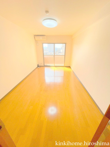 居室・リビング　写真は別のお部屋です。現況を優先