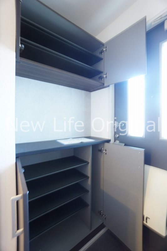 その他設備　上下に分かれた使い勝手のいいシューズボックスです☆