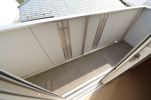 バルコニー　同物件別部屋写真