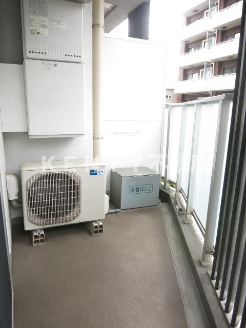 バルコニー　外からの目が気にならないバルコニーで洗濯物が干せます