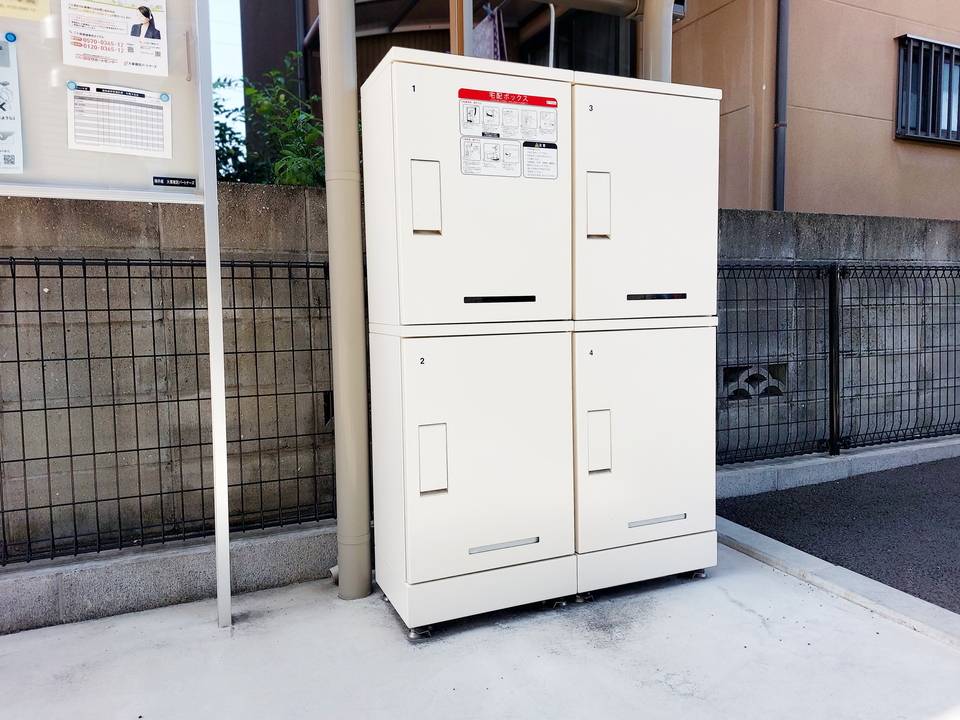 エントランス　宅配ボックス