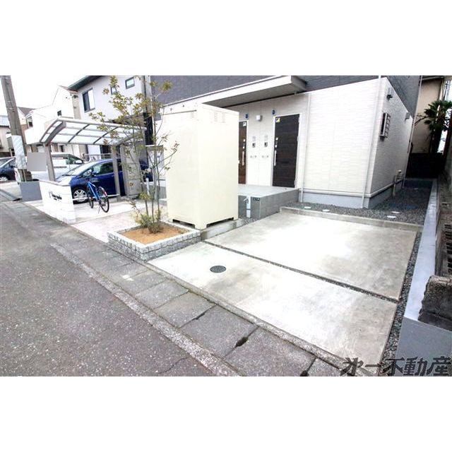 駐車場　駐車場