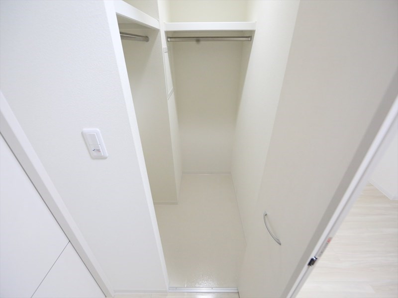 収納　ウォークインクローゼット（収納充実してます）