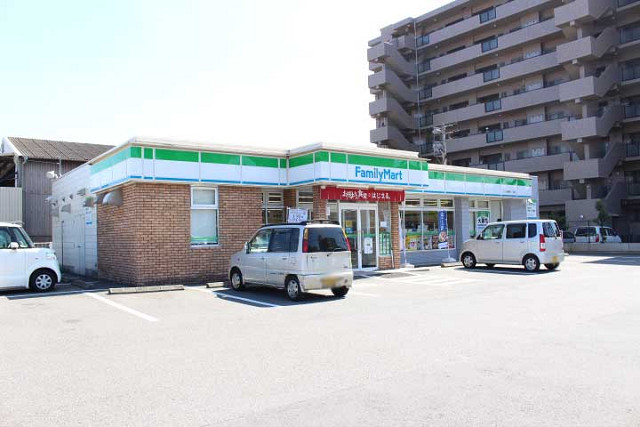 コンビニ　ファミリーマート（萩原4丁目）（コンビニ）まで170m
