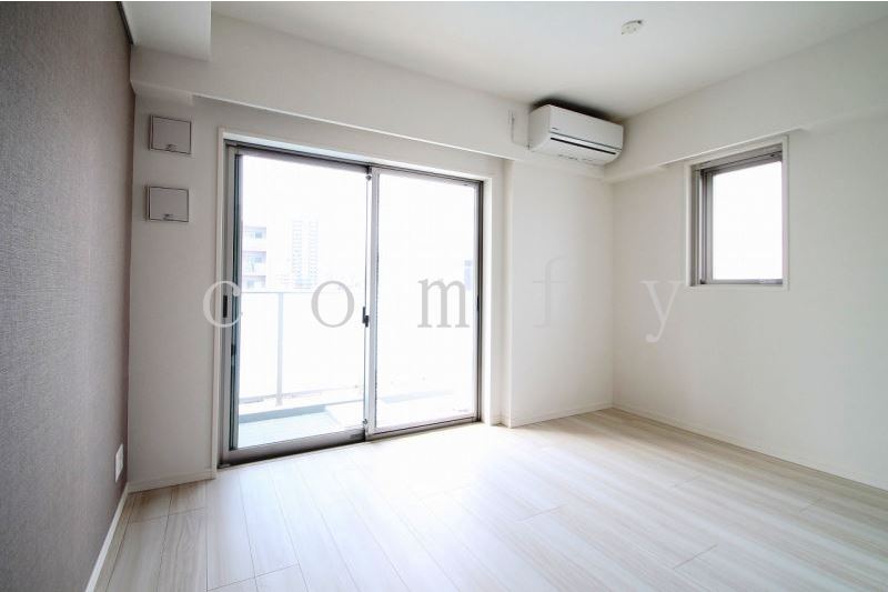 居室・リビング　二面採光角部屋