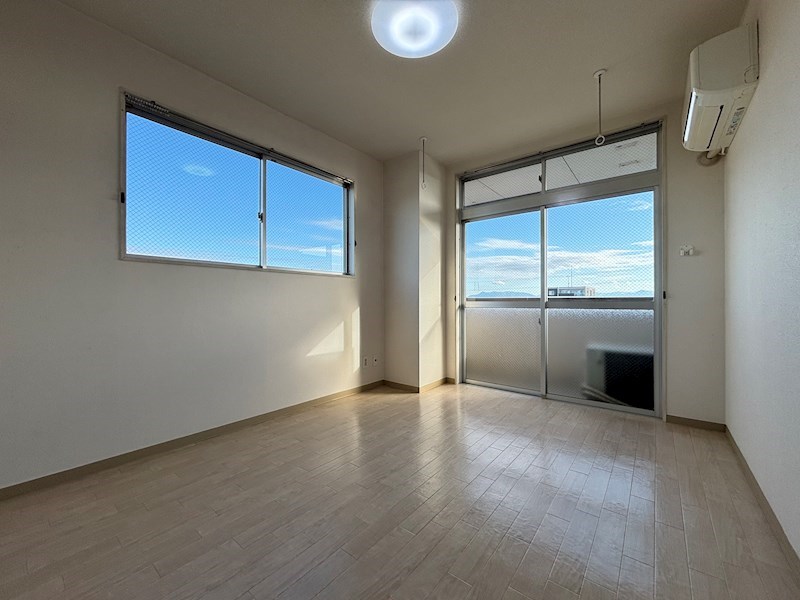 居室・リビング　※別部屋参考写真