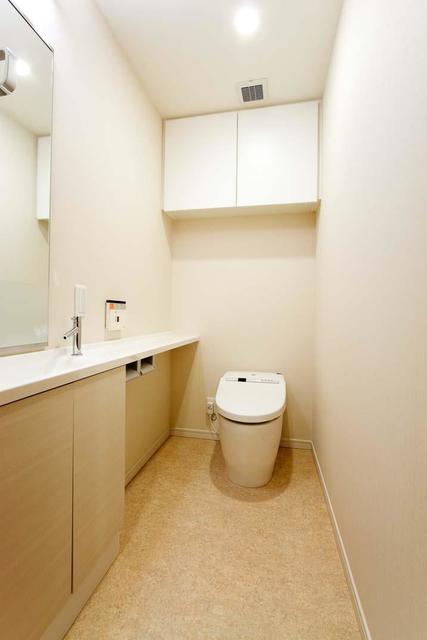 トイレ　※写真は同タイプ住戸です。