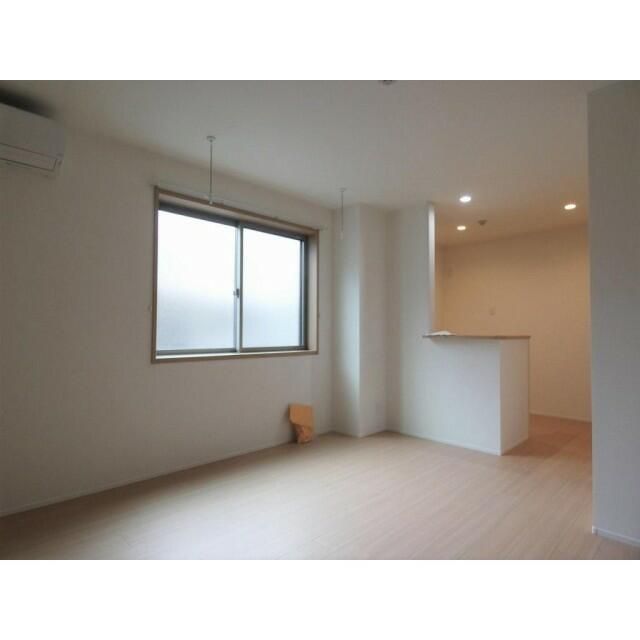 居室・リビング　☆明るい居間☆