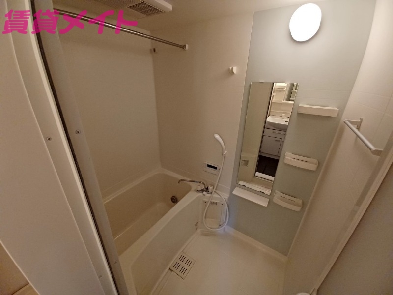 バス・シャワールーム　同型参考写真