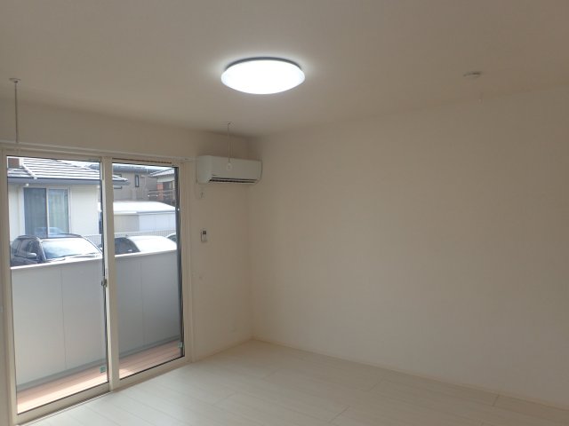 居室・リビング　同型タイプの為、実際とは違う可能性がございます。