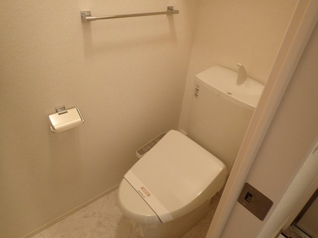 トイレ　同型タイプの為、実際とは違う可能性がございます。