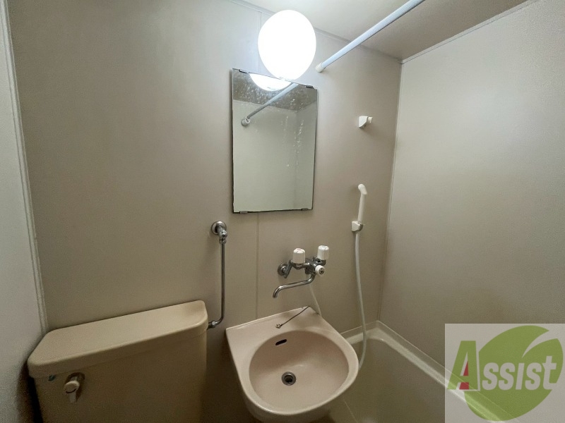 洗面設備　洗面台。身支度にはかかせないですよね～。