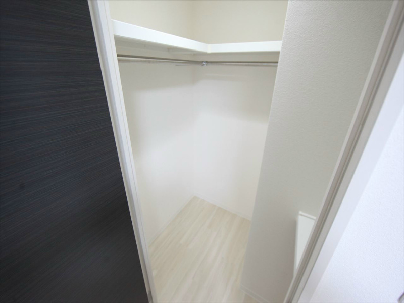 収納　ウォークインクローゼット（収納充実してます）