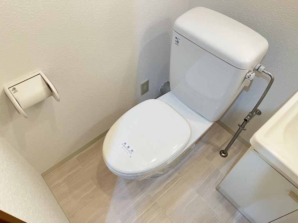 トイレ　※同建物・別部屋のものを使用