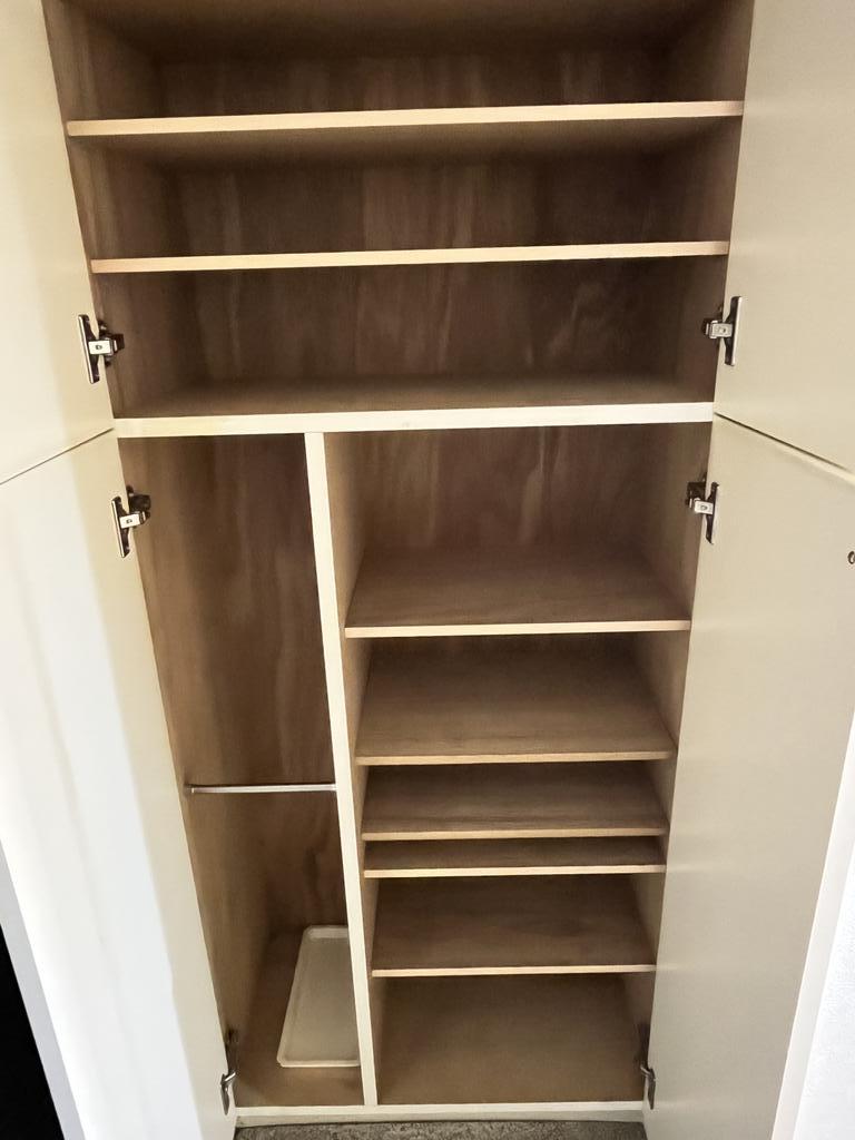 玄関　※同同建物・別部屋のものを使用