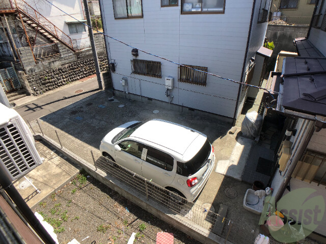 バルコニー　バルコニーです。洗濯物が干せるようになっております。