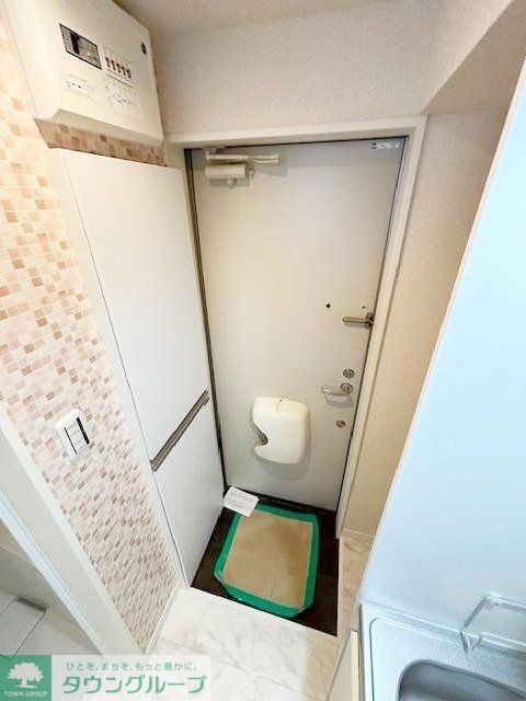 玄関　※別部屋参考写真