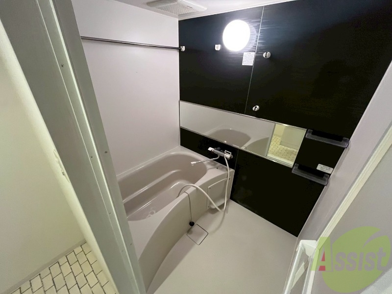 バス・シャワールーム　お風呂になります。一日の疲れを癒してくださいね。