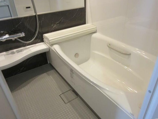 バス・シャワールーム　ご家族や長時間入浴に便利な追い炊き機能付きです♪