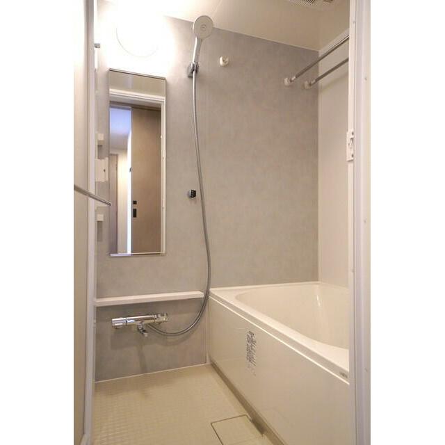 バス・シャワールーム　※写真は同タイプ住戸です。