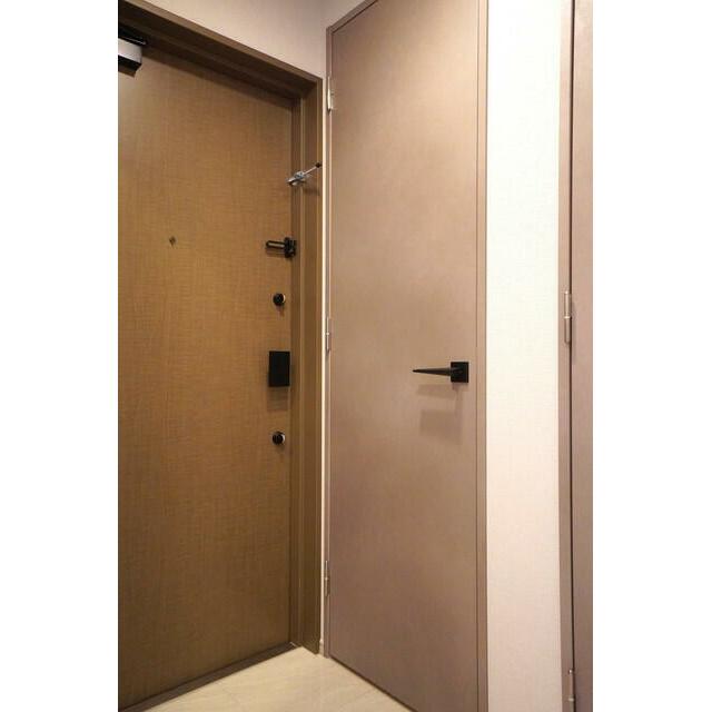 玄関　※写真は同タイプ住戸です。