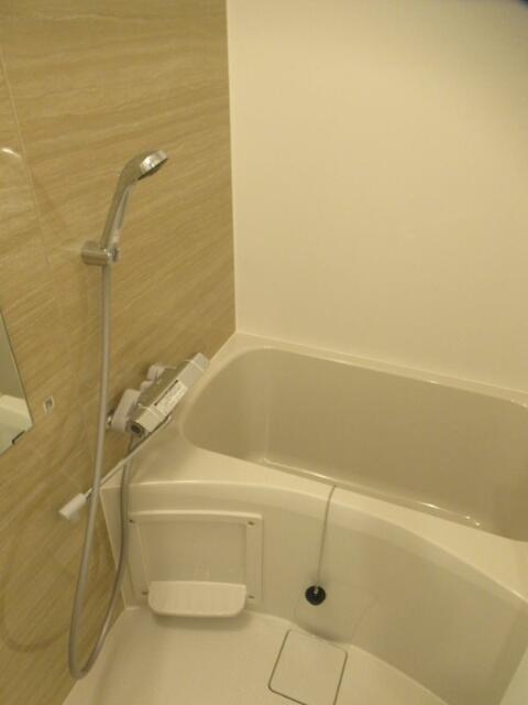 バス・シャワールーム　ゆったり過ごせるお風呂です